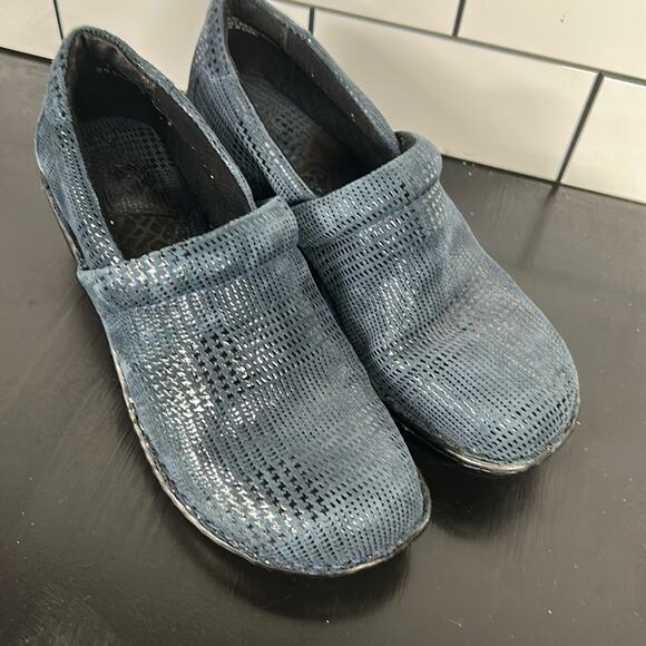 BØC | BØRN Concept Womens Peggy Clogs Blue Leather Block Heel Slip On Size 7 M - Picture 1 of 7